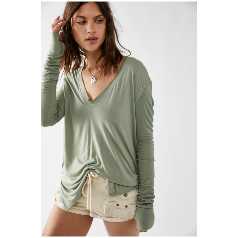 FREE PEOPLE FRESH AND CLEAN LONG SLEEVE TEE IN GREEN TEA LEAVES XS NWT